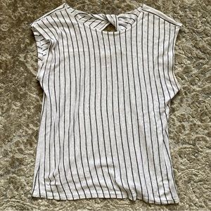 Christian Siriano 100% Linen Striped Top Twist Keyhole Back Size M